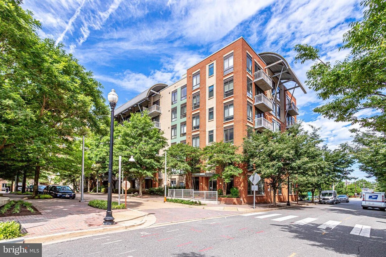 Foto principal - 1200 N Hartford St