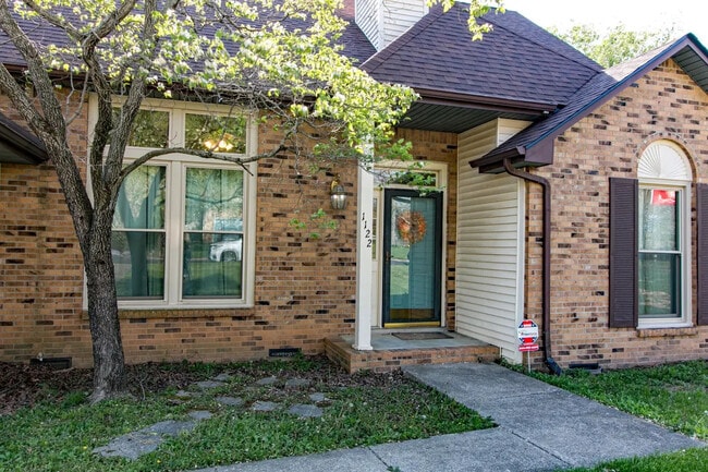 Foto del edificio - 1122 Rosebrook Dr