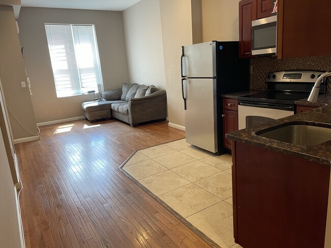 Building Photo - 1826 N Willington St