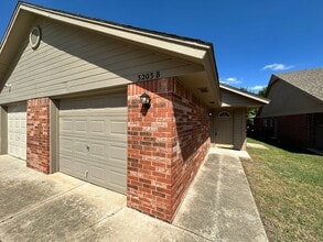Building Photo - 3201 Conestoga Dr