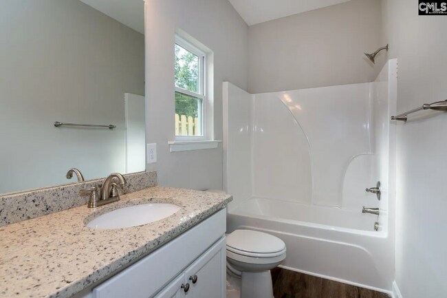 Building Photo - 813 Poplar St