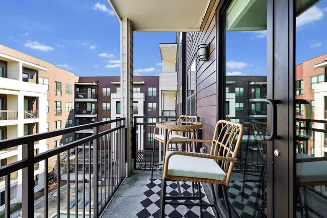 Foto del edificio - 2200 State St