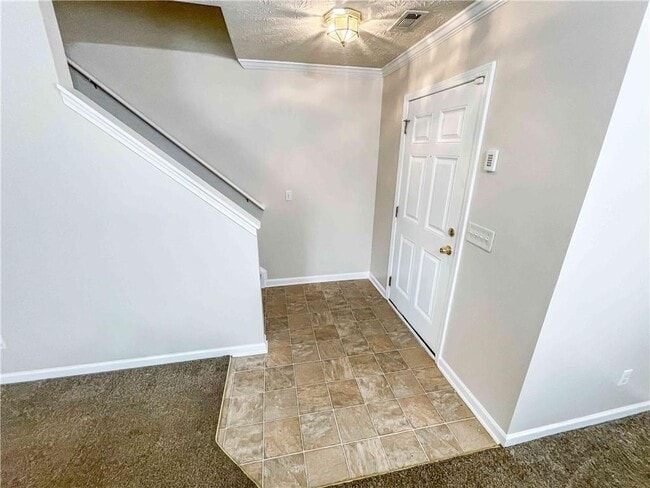 Building Photo - 6205 Tree Ridge Dr N W