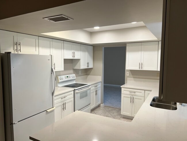 Building Photo - 6311 NW 90th Ave
