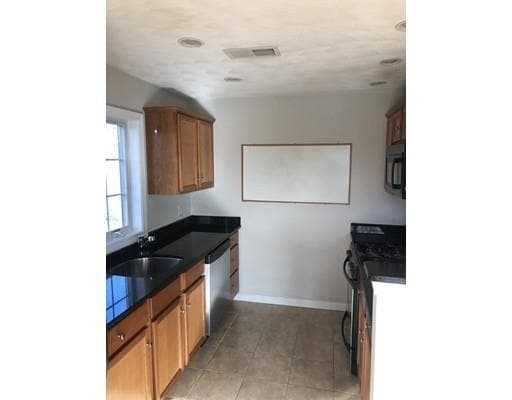 Building Photo - 51 Pearl St