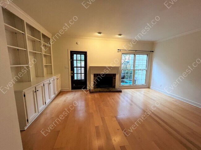 Building Photo - 1227 33rd St S
