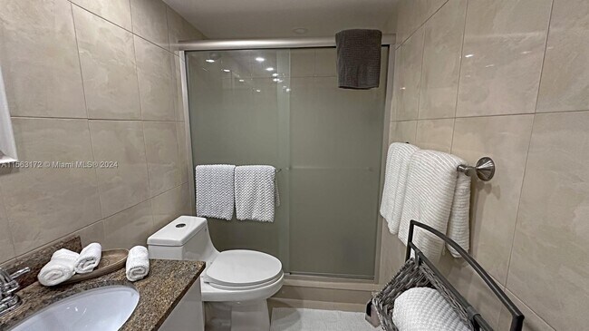 Foto del edificio - 3180 S Ocean Dr