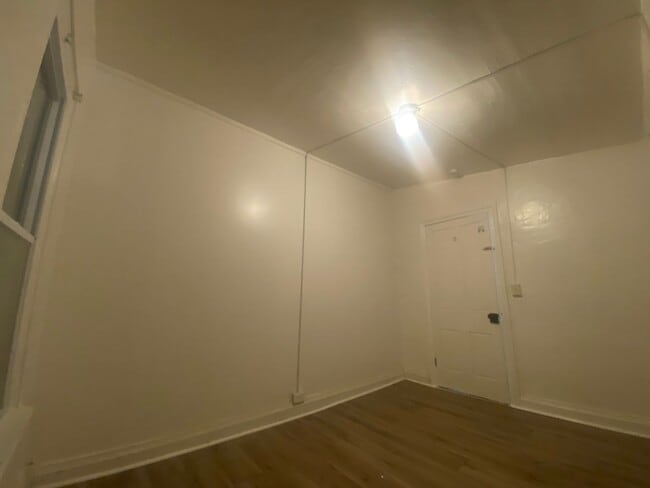 Foto del edificio - Fully Renovated 3 Bedroom/1 Bath with Garage!