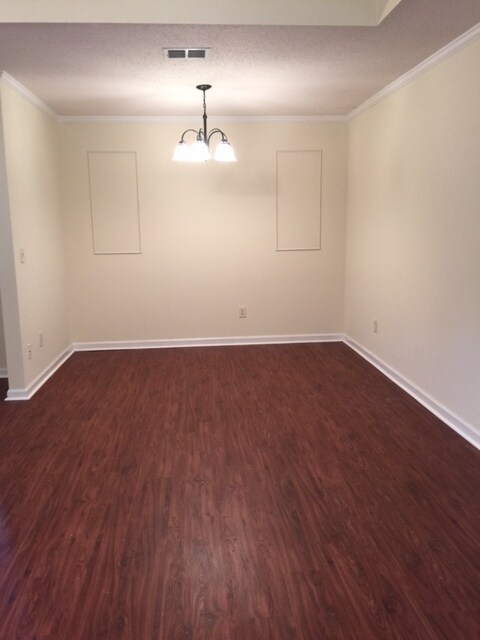 Building Photo - 221 Preakness Dr