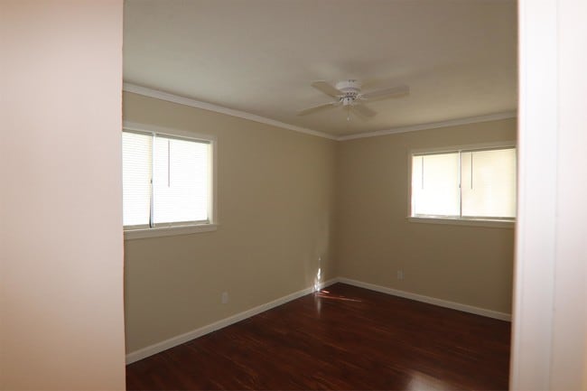 Building Photo - 3912 Broadmoor Dr