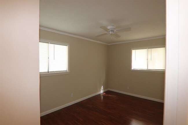 Foto del edificio - 3912 Broadmoor Dr