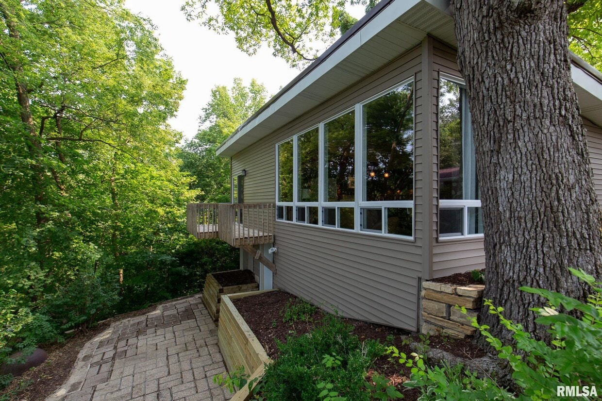 Foto principal - 4640 5th Ave