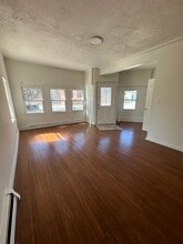 Building Photo - 107 N Bridge St