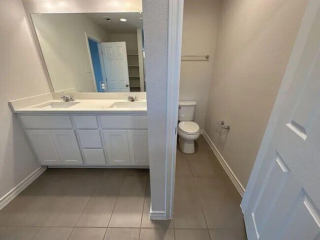 Foto del edificio - 6504 Leonardo Cove