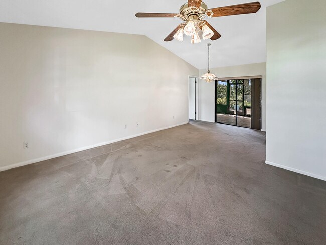 Foto del edificio - 5510 Eagle Dr