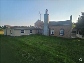 Building Photo - 4842 Farnsworth Rd