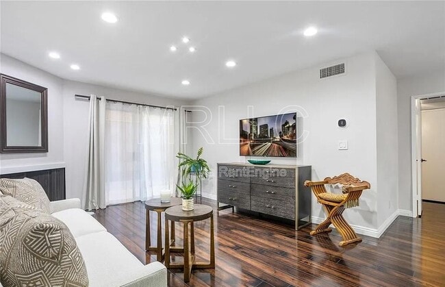 Foto del edificio - 355 S Madison Ave