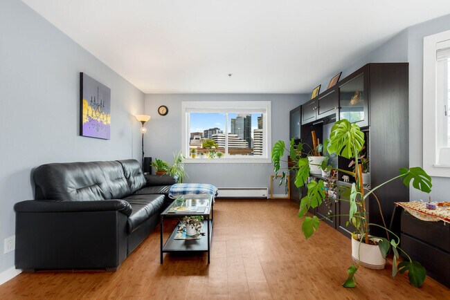 Foto del edificio - 1616 Summit Ave