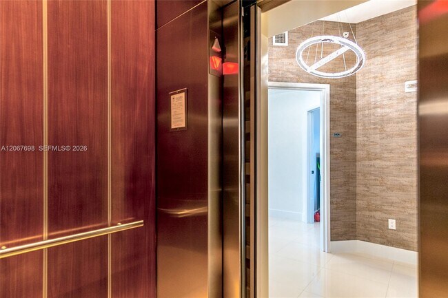 Foto del edificio - 2020 N Bayshore Dr