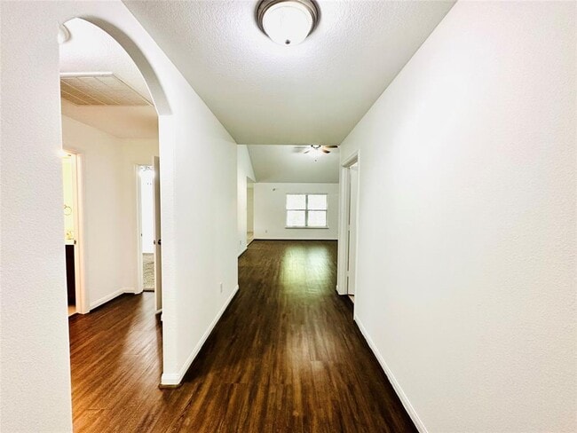 Building Photo - 38110 Sweetwater Cir
