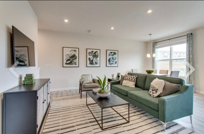 Foto del edificio - 3 bedroom 3 full baths