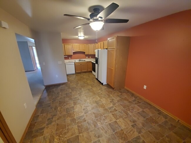 Dining Room/Kitchen - 967 Roseland Dr