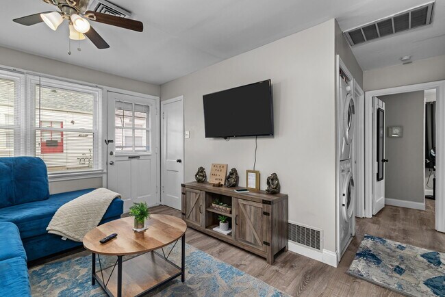 Foto del edificio - 6620 Wise Ave