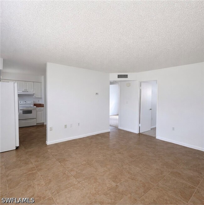 Building Photo - 3325 Arpt Rd S