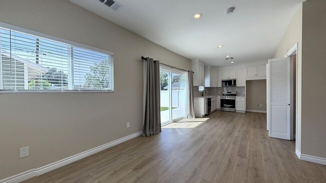 Photo - 1018 College Ave House