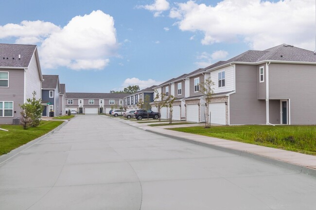 Building Photo - Painted Woods Villas