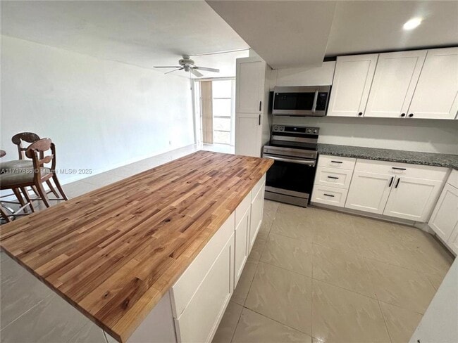 Photo - 2 bedroom in Hallandale FL 33009 Apartment