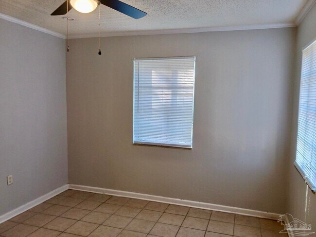 Building Photo - 104 Jardine Rd