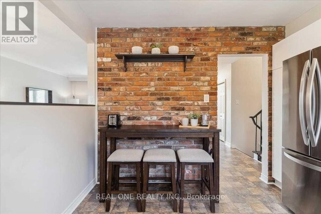 Building Photo - 346 Trafalgar Ct
