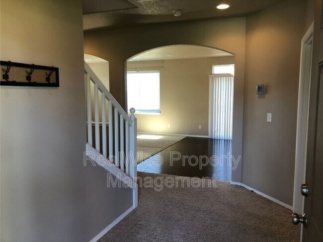 Foto del edificio - 2350 NW Hazelwood Ave