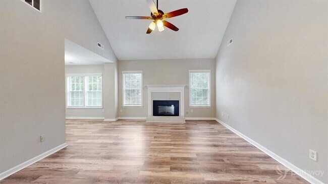 Foto del edificio - 10891 Knotty Pine Pl