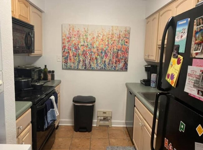 Kitchen - 944 Delaware Ave