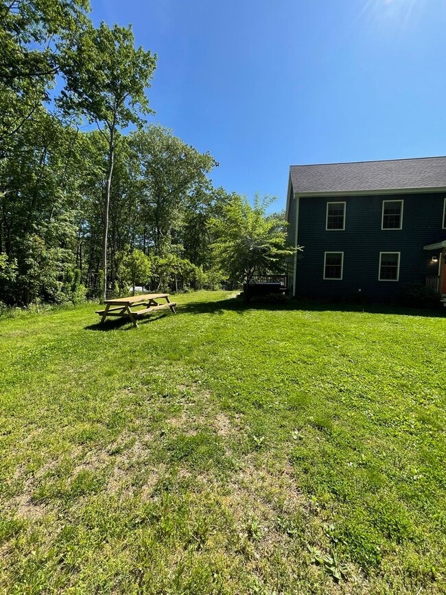 Building Photo - 7 Browns Freehold
