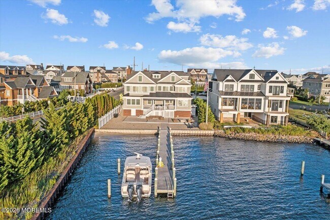 Foto del edificio - 1200 Bay Ave