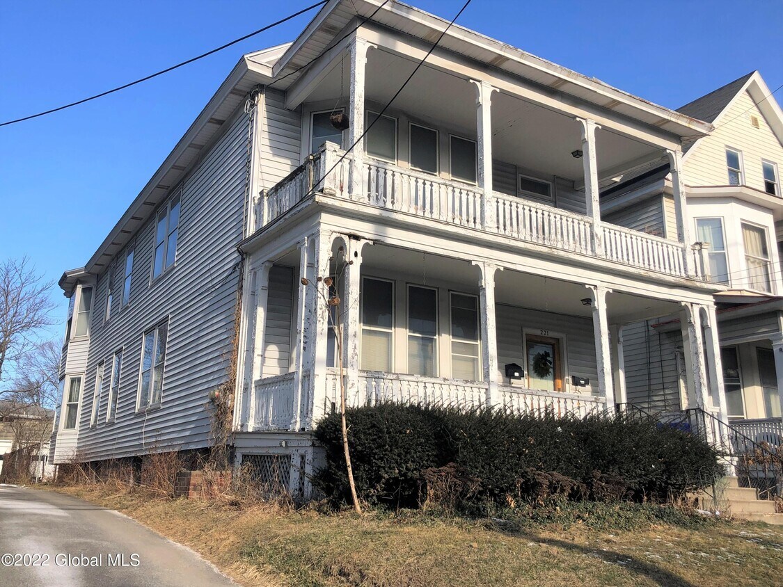 Foto principal - 221 Delaware Ave