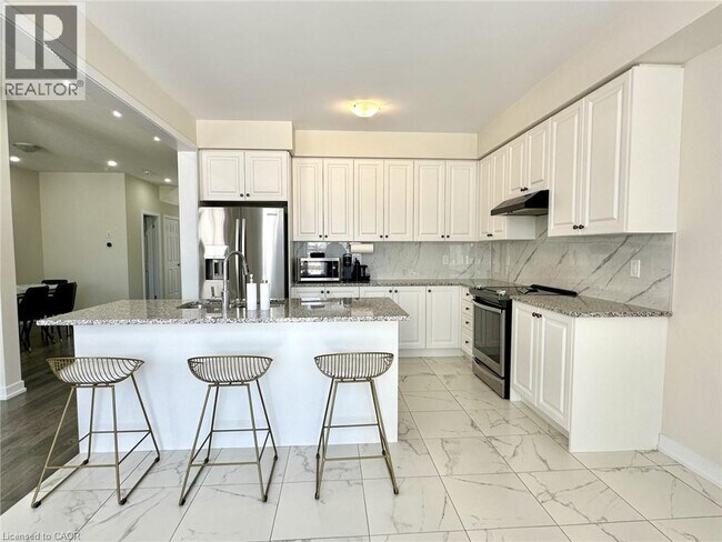 Building Photo - 189 Lilac Cir