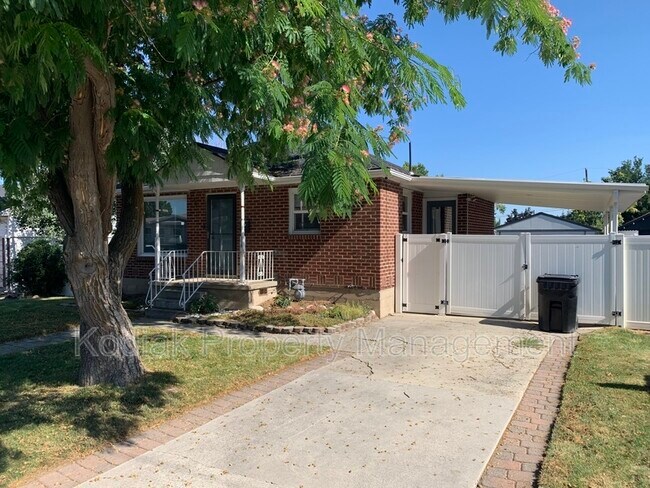 Building Photo - 150 W 1050 S