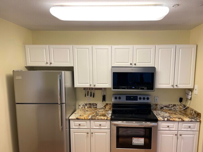 Building Photo - 1153 Town Center Dr