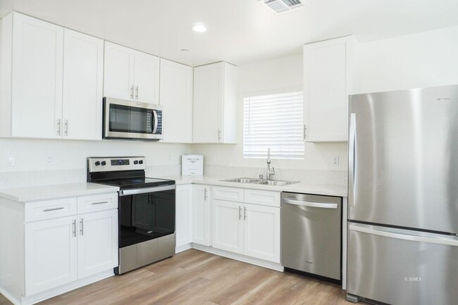 Foto del edificio - 1236 S Farragut St