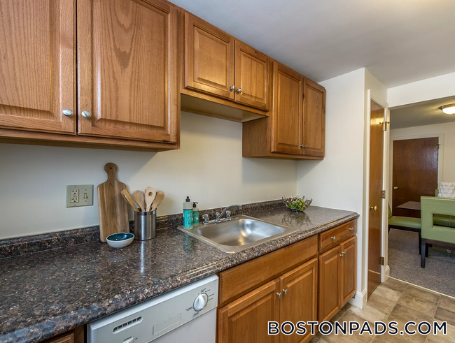Building Photo - 12 Brattle Dr