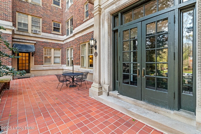 Building Photo - 1412 Willow Ave