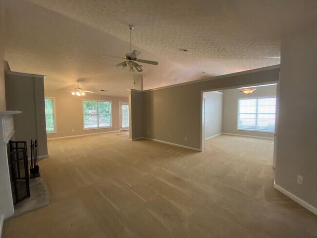 Building Photo - Minutes from Historic Downtown Kennesaw