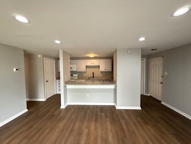 Building Photo - T.R. Lawing Realty Property