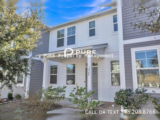 Building Photo - Charming Two-Story Townhouse Near Park Cir...