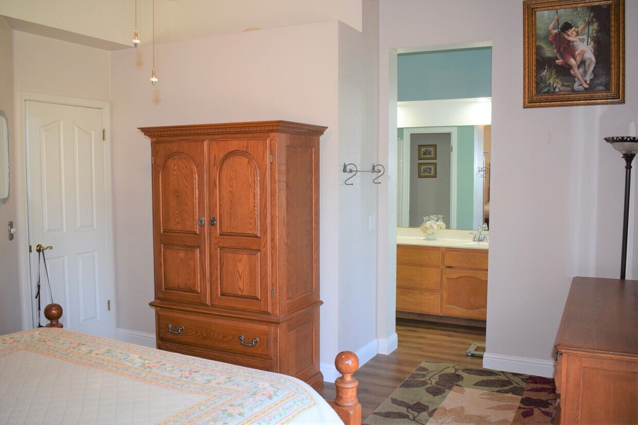 Primary Photo - Resident Benefit Package Property