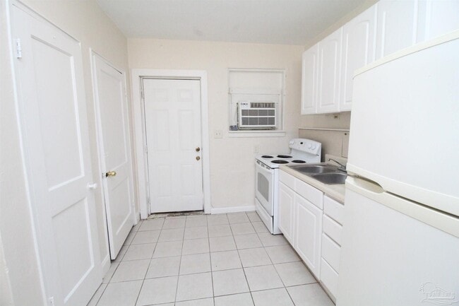 Building Photo - 13261 Lillian Hwy